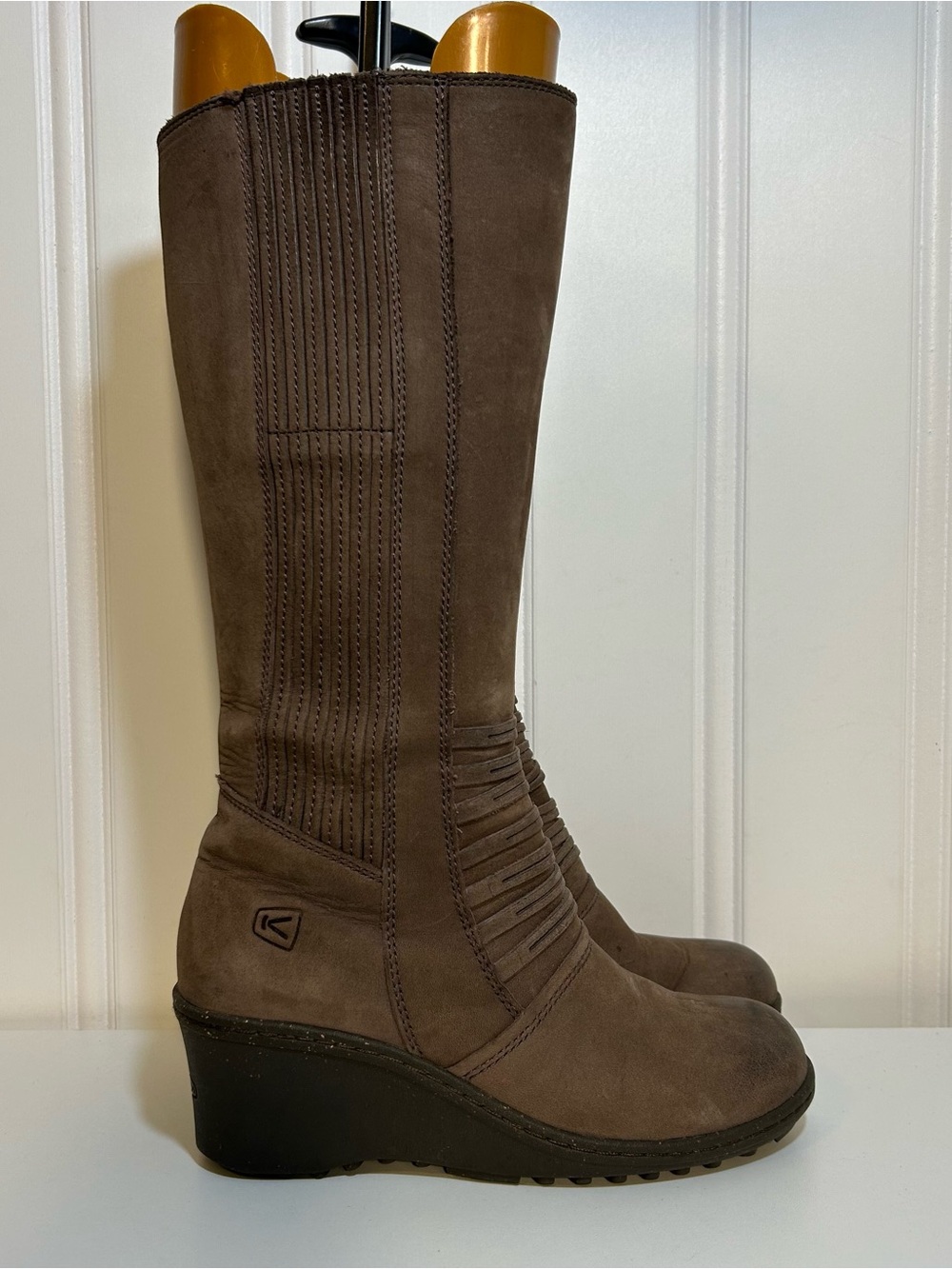 Keen Zurich Brown Suede Wedge Knee-High Boots with zipper women’s 6.5